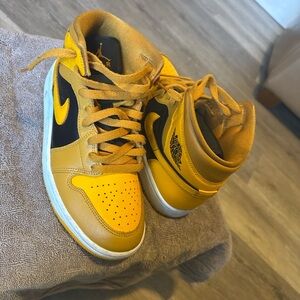 Jordan High-Top Sneakers in Yellow and Black